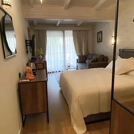 Отель Le Тирана