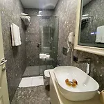 Le Hotel